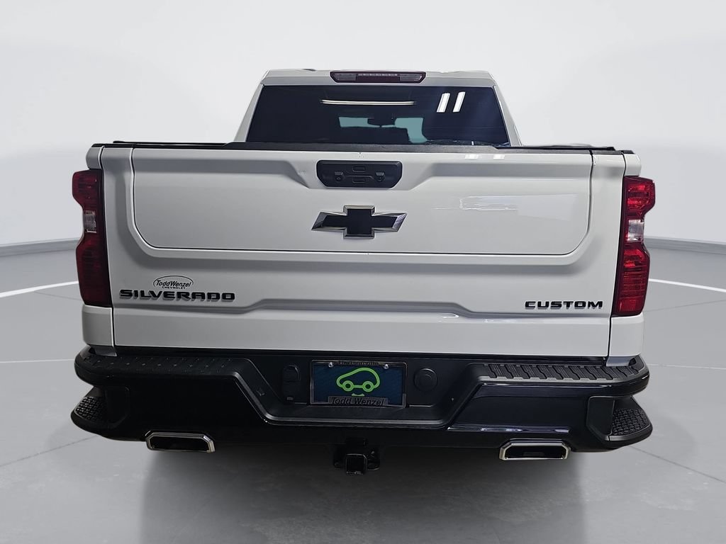 Certified 2022 Chevrolet Silverado 1500 Custom Trail Boss w/ LPO, Dark Essentials Package AWD/4WD image 5