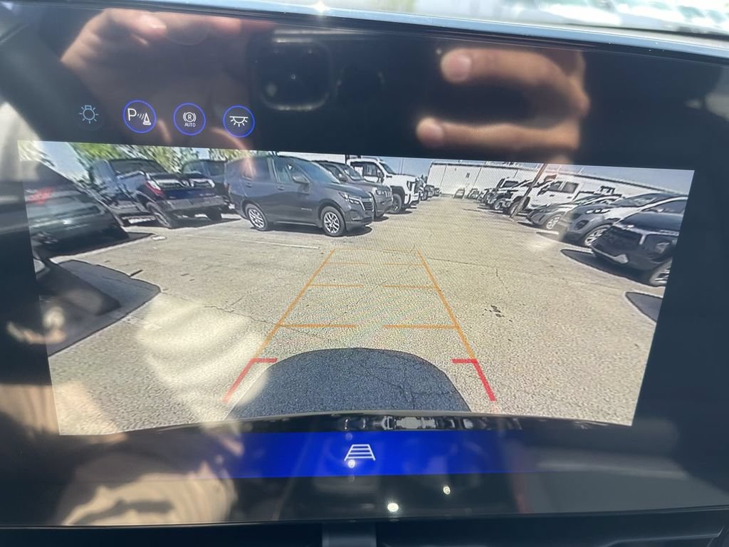 New 2027 Chevrolet Equinox RS w/ LPO, Floor Liner Package FWD image 17