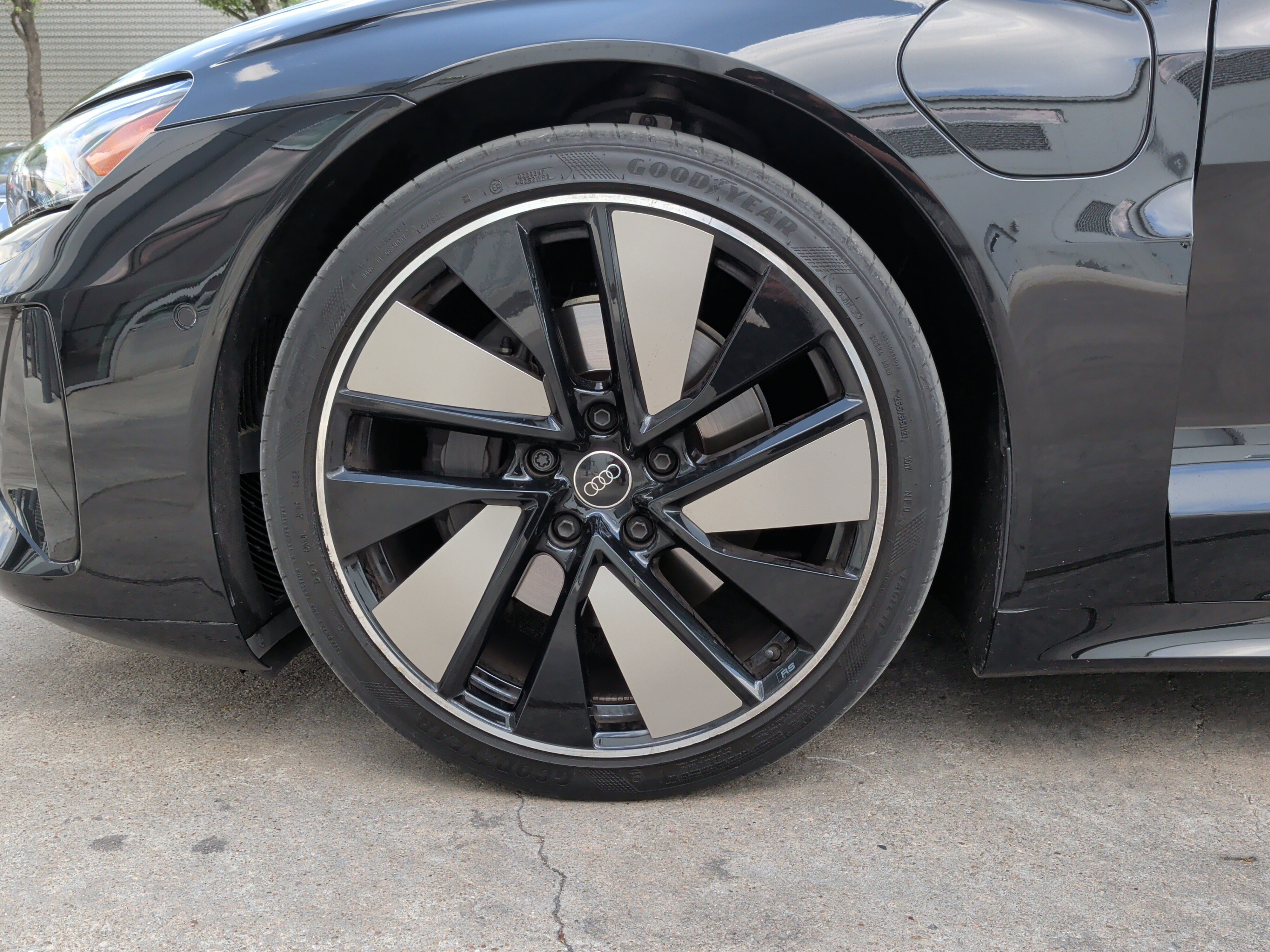 Certified 2023 Audi e-tron GT Prestige w/ Prestige Package image 13