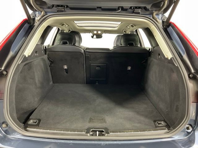 Certified 2025 Volvo XC60 B5 Plus image 36