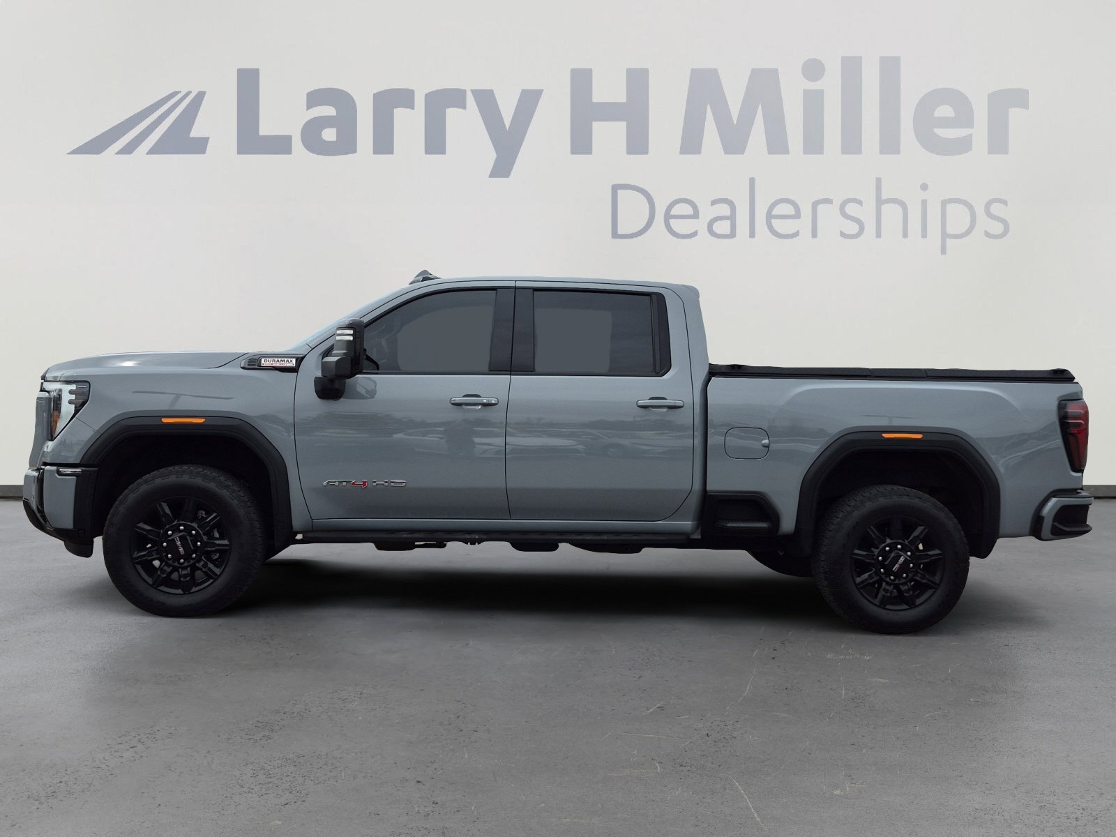 Used 2024 GMC Sierra 2500 AT4 w/ AT4 Premium Plus Package image 2