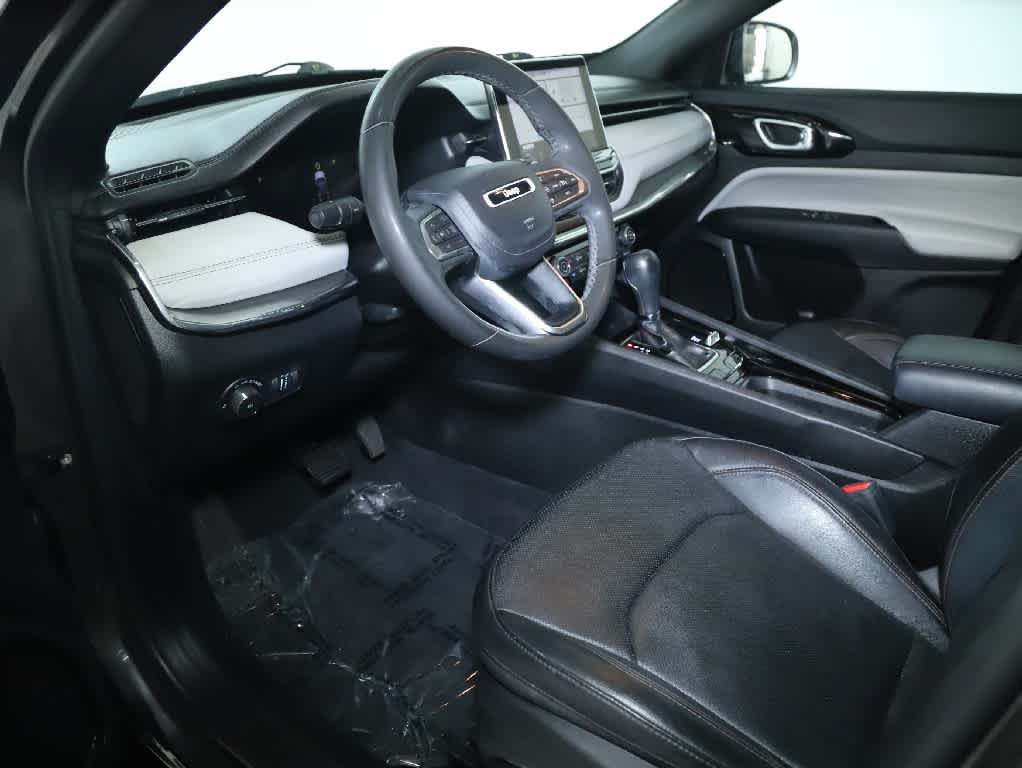 Used 2023 Jeep Compass Limited w/ Elite Group AWD/4WD image 17