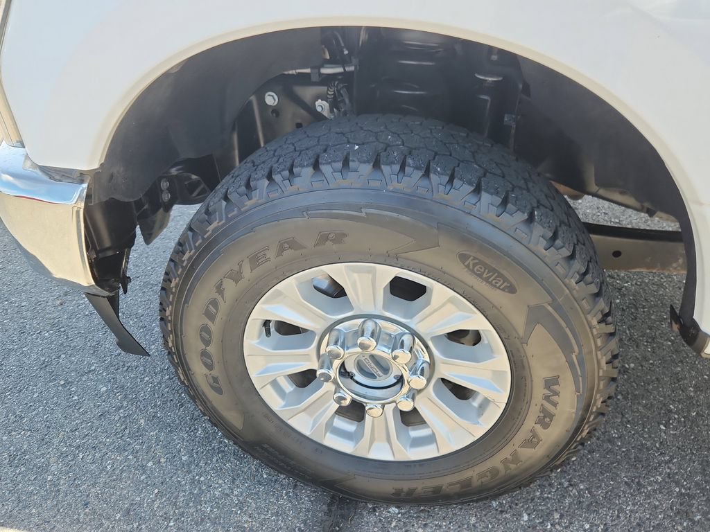 Used 2022 Ford F250 XL w/ STX Appearance Package AWD/4WD image 16