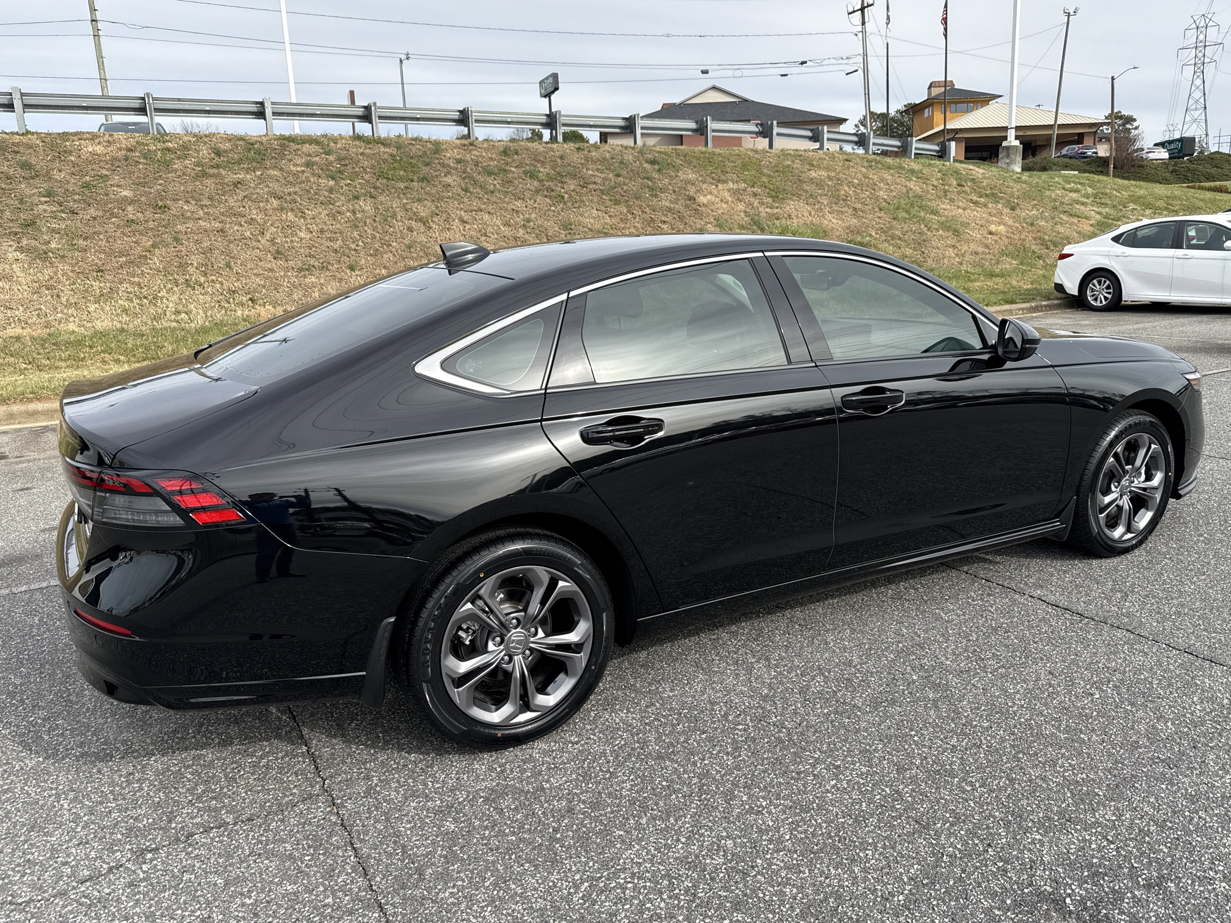 Used 2024 Honda Accord EX-L image 10