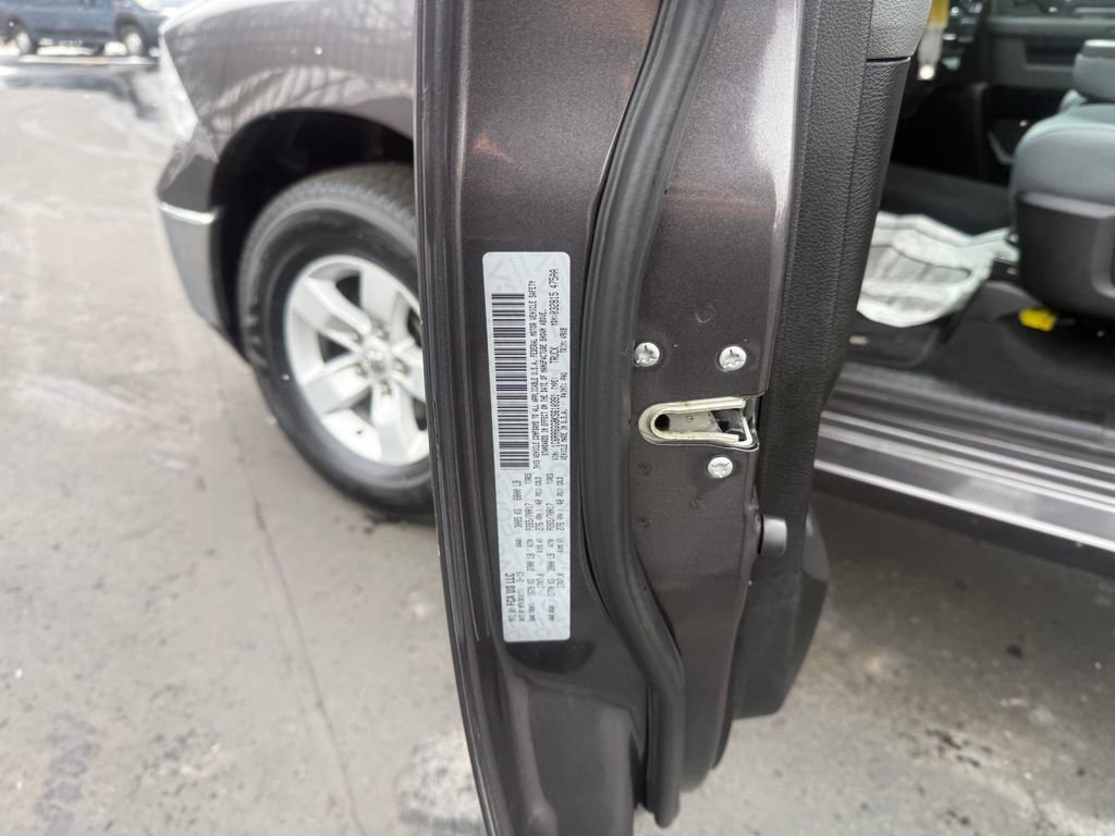 Used 2019 RAM 1500 Classic SLT image 29