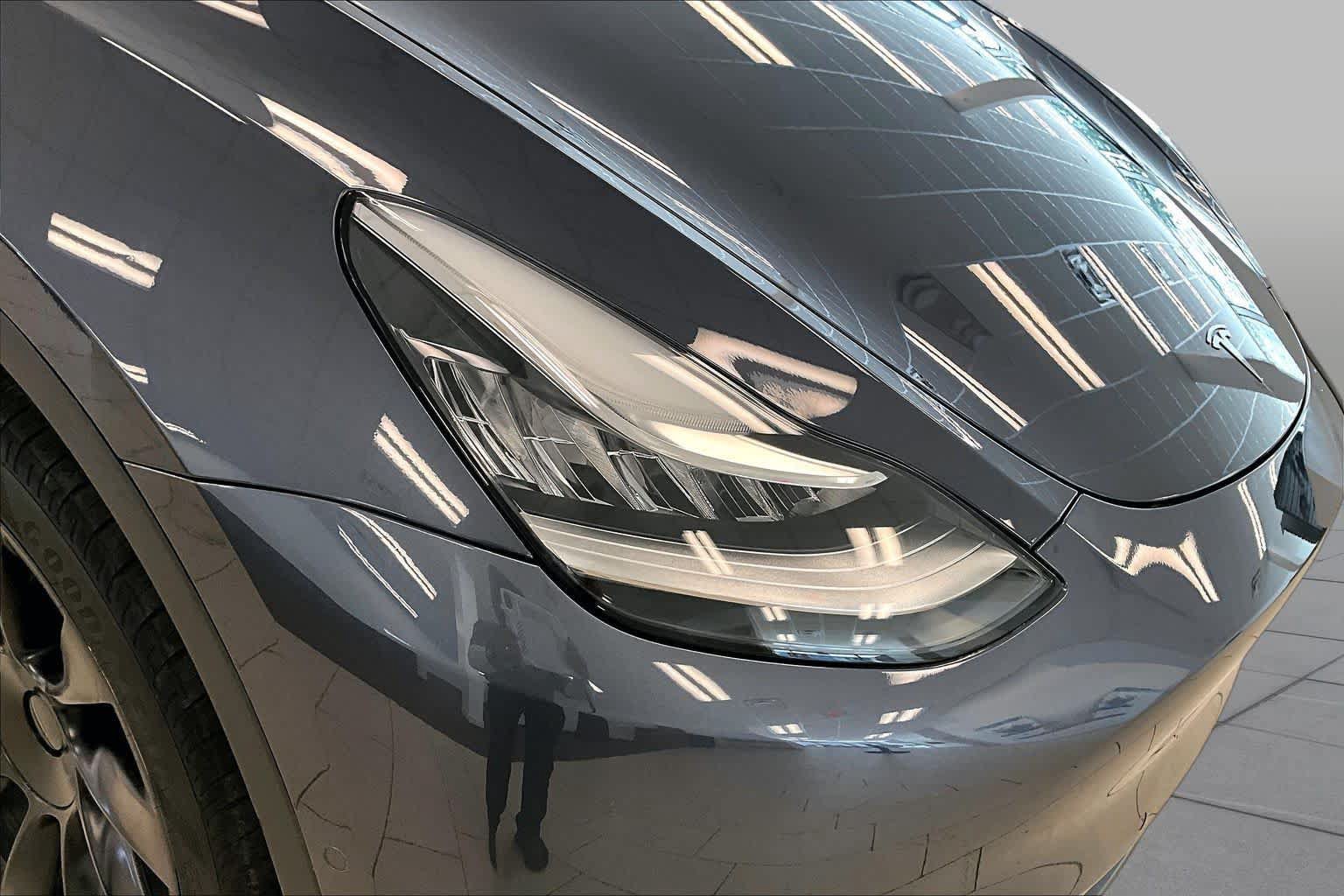 Used 2022 Tesla Model Y Long Range AWD/4WD image 27
