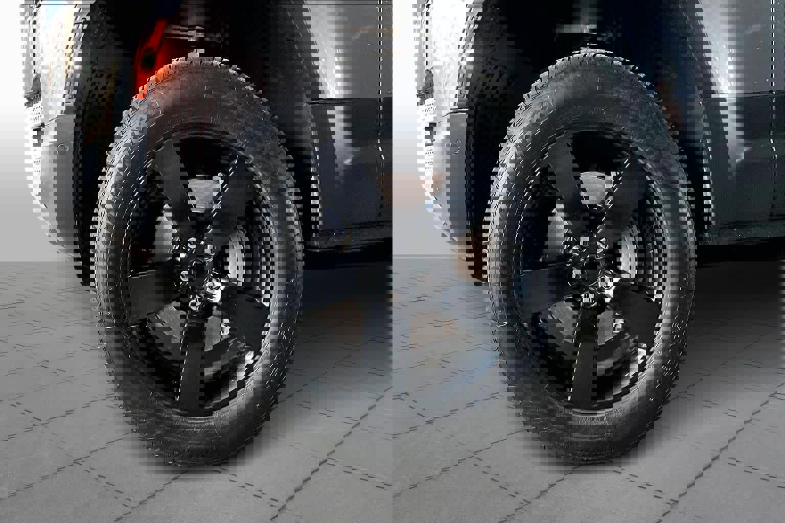 Used 2022 Land Rover Defender 110 SE image 11