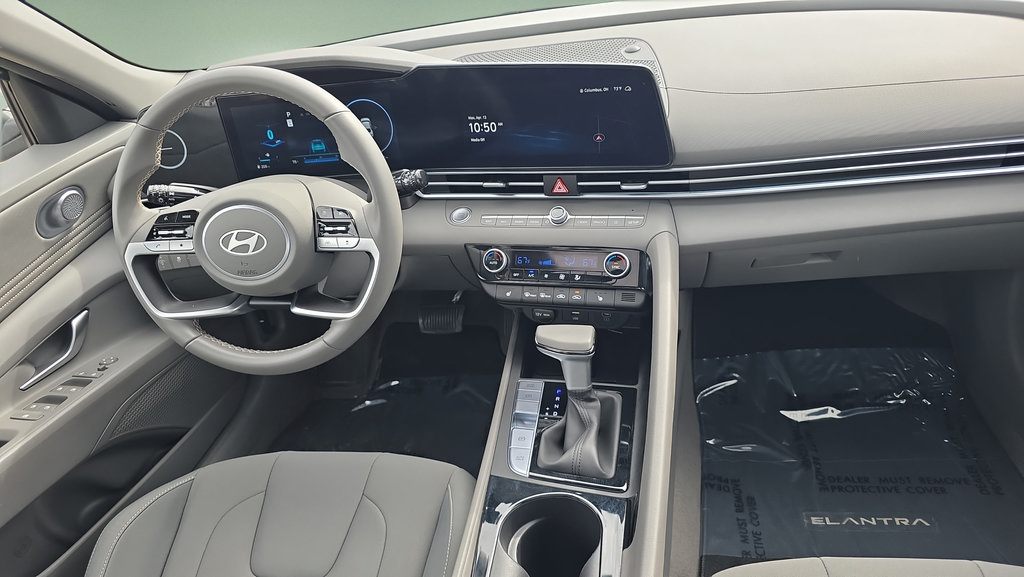 Used 2024 Hyundai Elantra SEL w/ Convenience Package FWD image 11