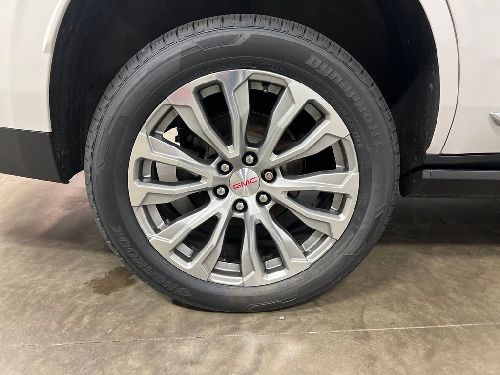 Certified 2021 GMC Yukon Denali w/ Denali Premium Package AWD/4WD image 10