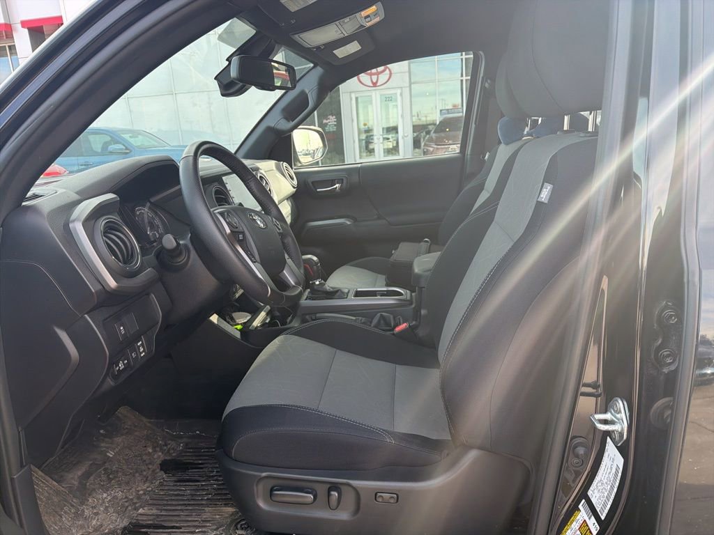 Used 2023 Toyota Tacoma TRD Sport image 12