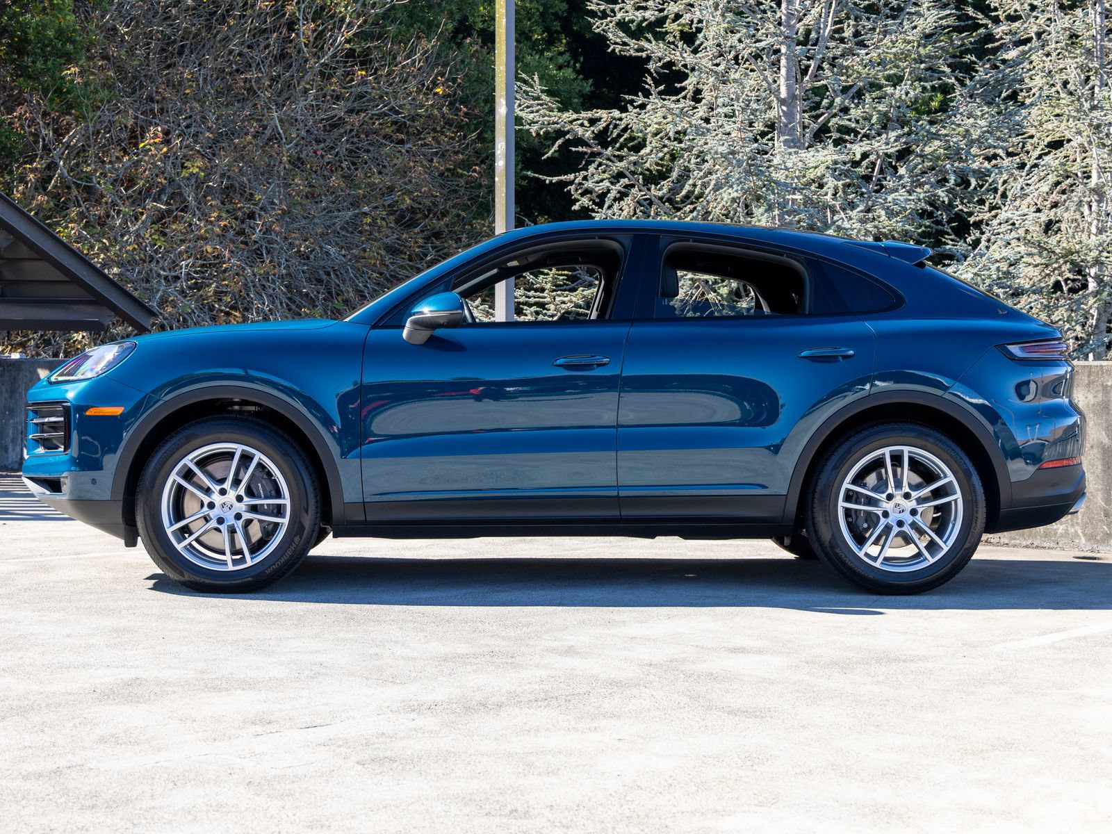 Certified 2026 Porsche Cayenne Coupe AWD/4WD image 2