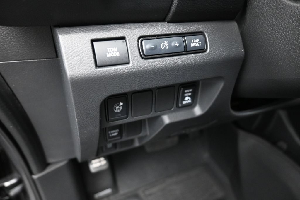 Used 2022 Nissan Frontier SV RWD image 13