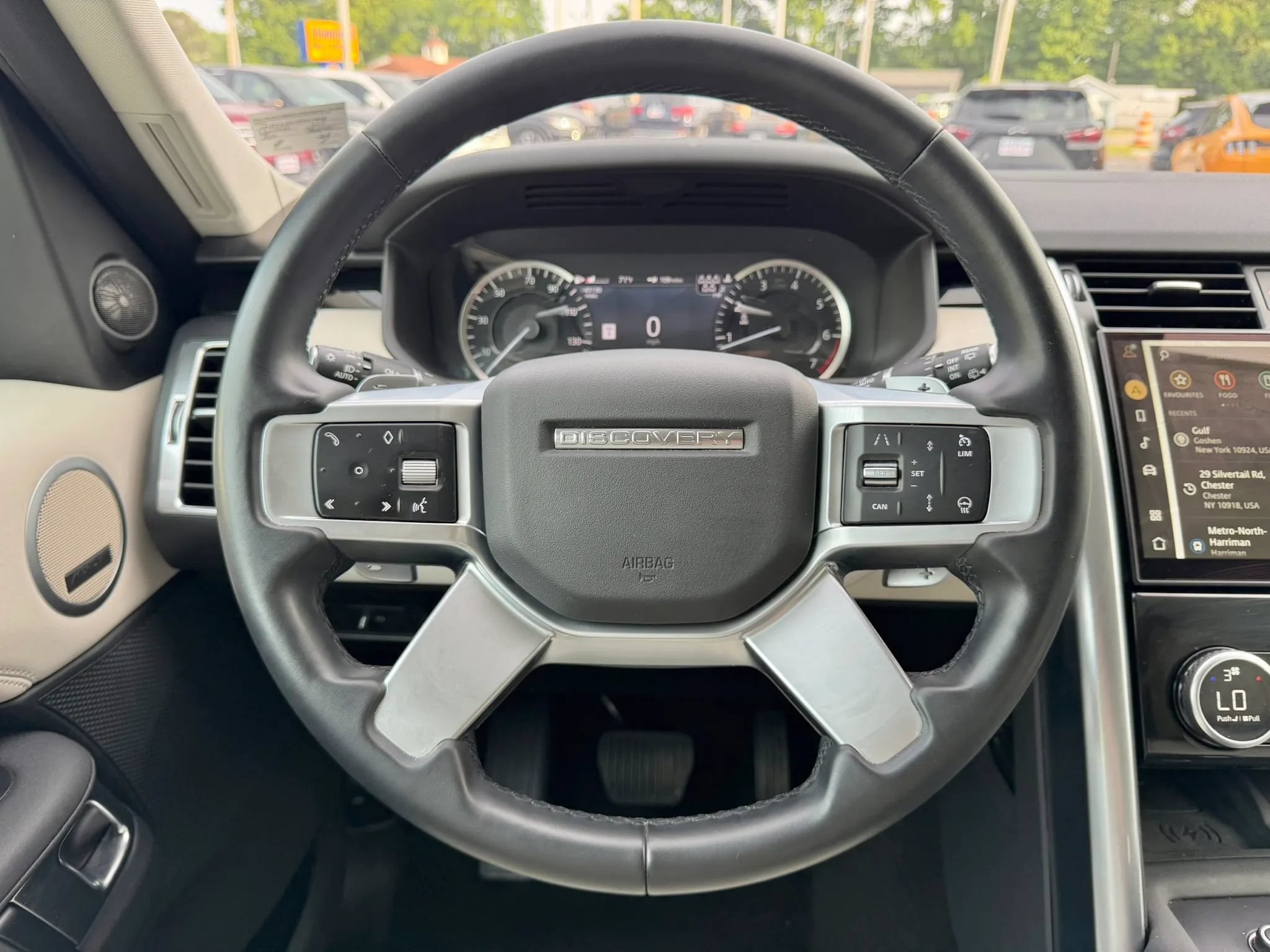 Used 2023 Land Rover Discovery S AWD/4WD image 22