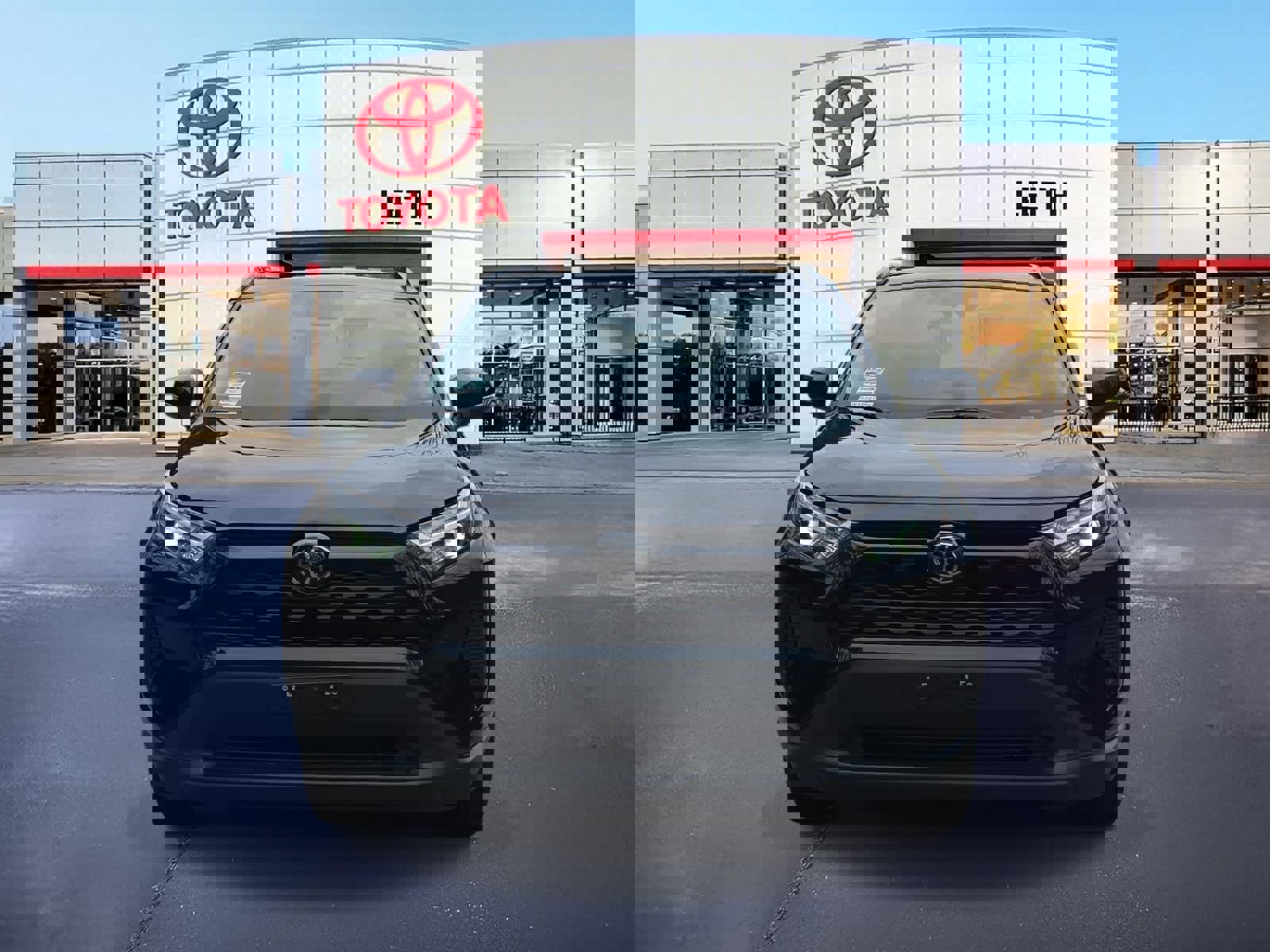 Used 2024 Toyota RAV4 XLE image 2