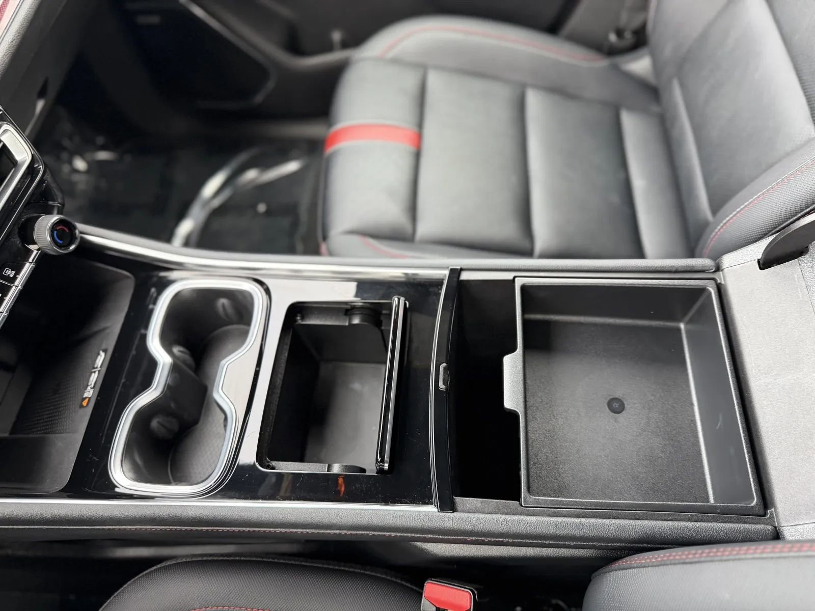 Used 2024 Chevrolet Traverse RS image 42