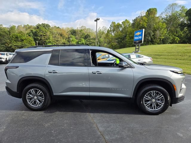 Used 2026 Chevrolet Traverse LT AWD/4WD image 9