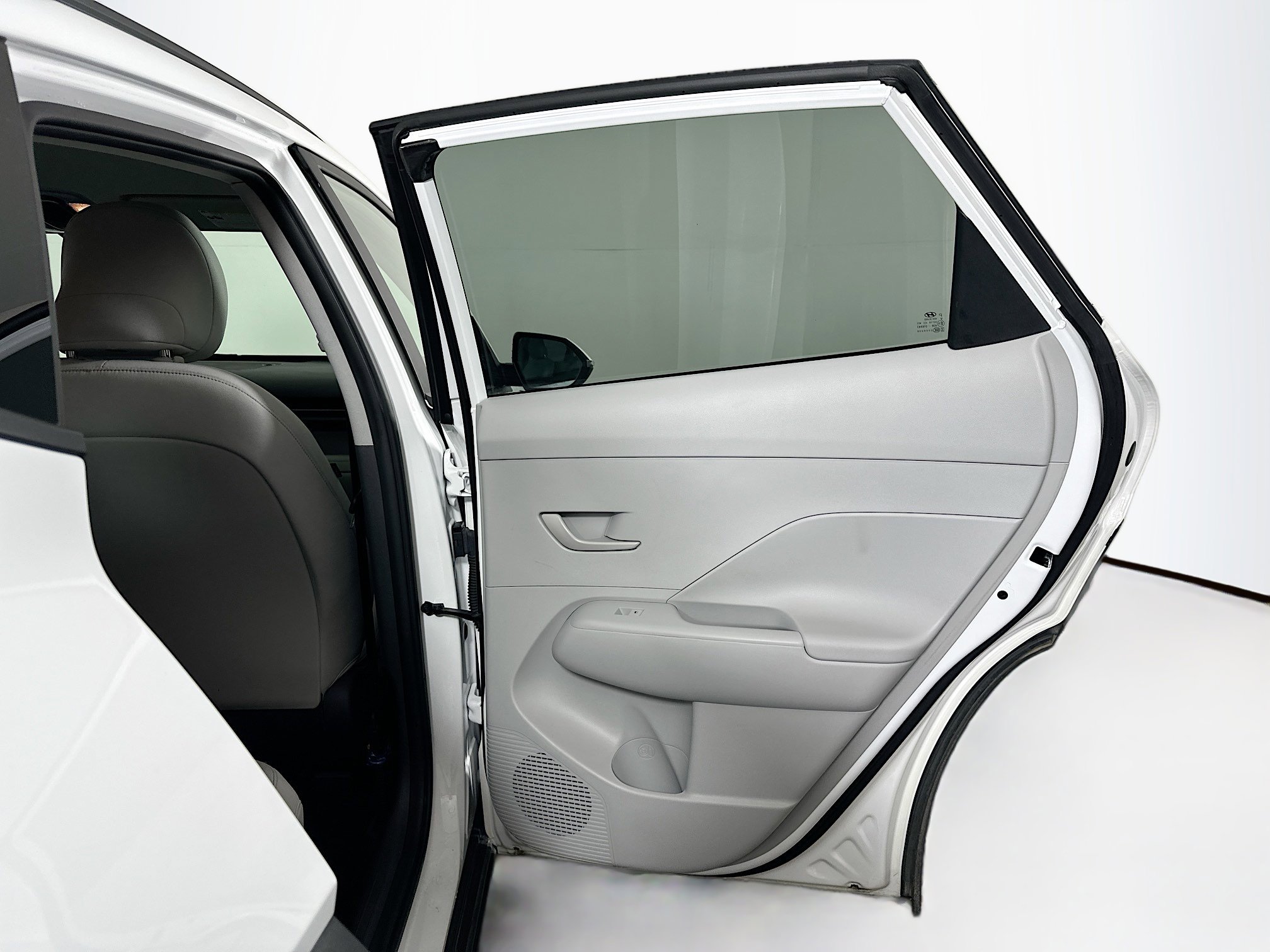 Used 2025 Hyundai Kona SEL image 28