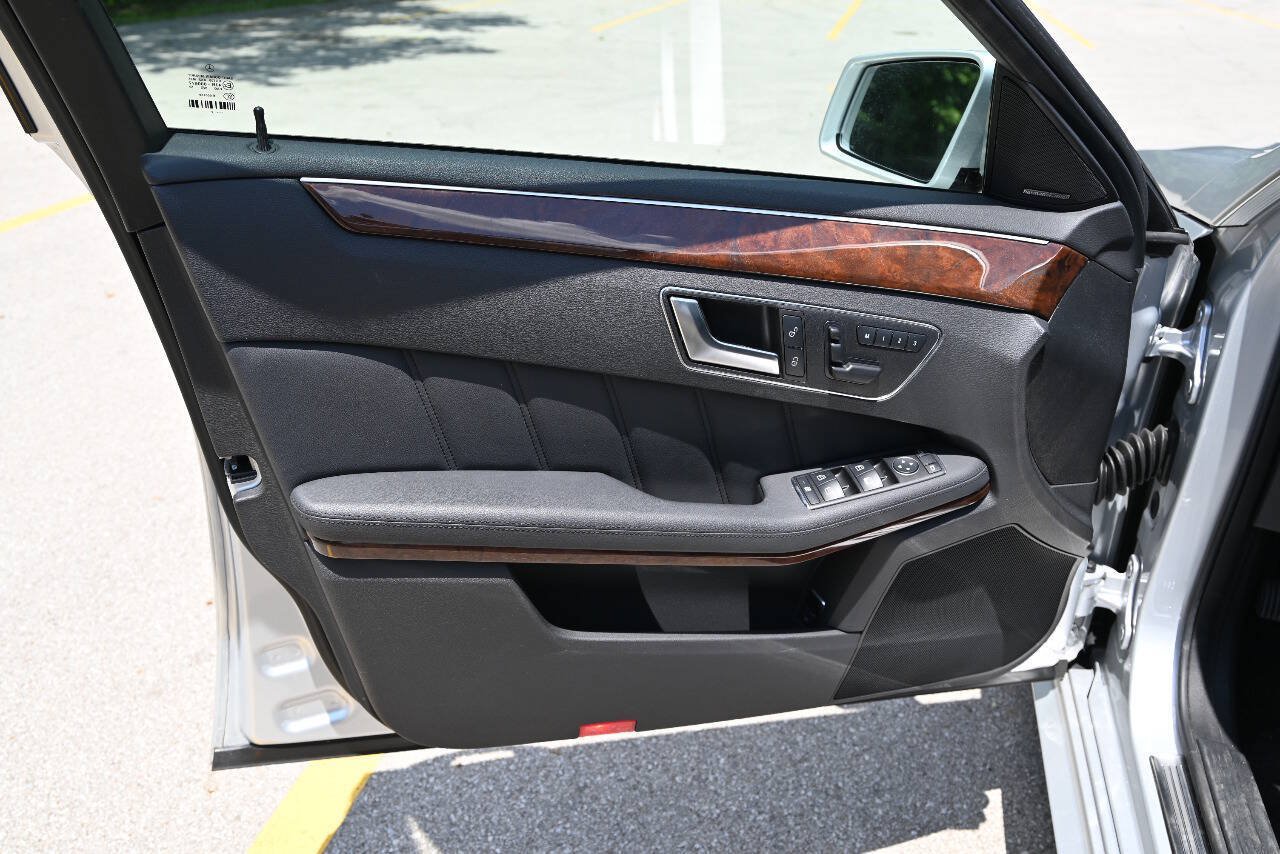 Used 2012 Mercedes-Benz E 350 4MATIC Sedan image 22