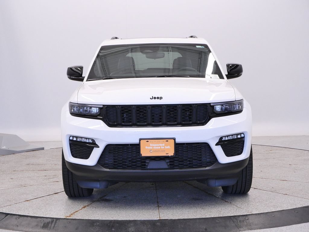 Certified 2024 Jeep Grand Cherokee Limited w/ Black Appearance Package AWD/4WD image 11