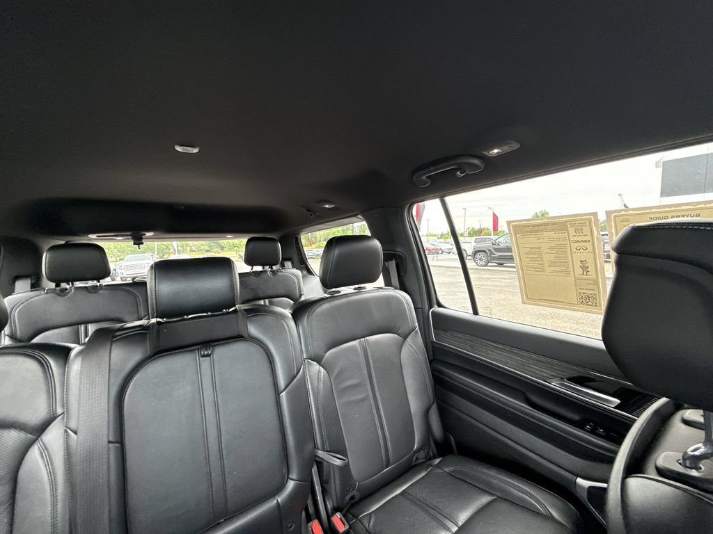 Used 2022 Jeep Wagoneer Series II AWD/4WD image 12