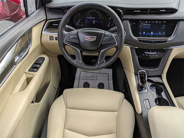 Used 2019 Cadillac XT5 FWD image 16