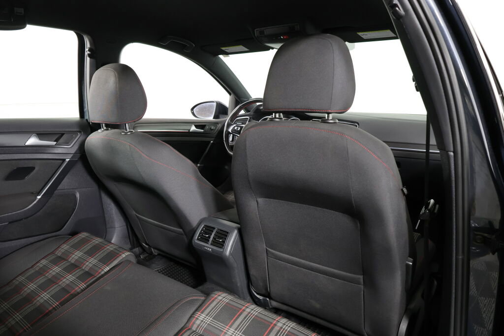 Used 2020 Volkswagen GTI S image 19