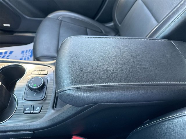 Used 2023 GMC Acadia SLT image 20