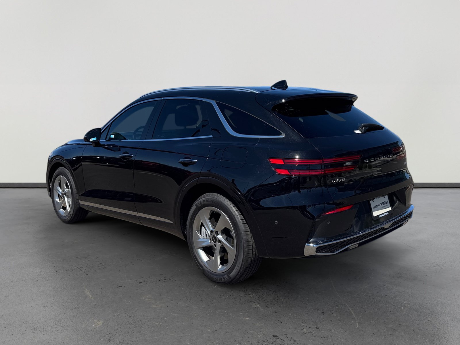 Used 2026 Genesis GV70 2.5T Advanced AWD/4WD image 3