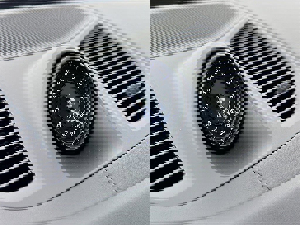 New 2026 Porsche Cayenne image 19