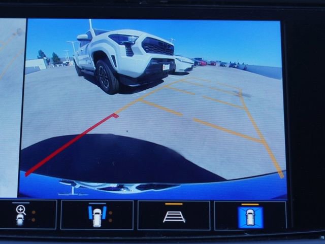 Used 2023 Buick Enclave Avenir w/ Avenir Technology Package image 28