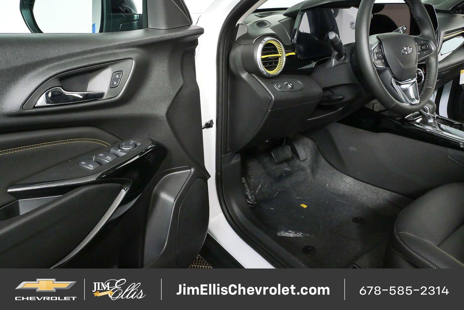 New 2026 Chevrolet Trax ACTIV w/ Sunroof Package FWD image 7