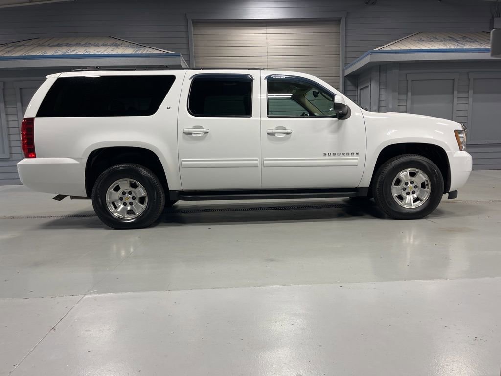 Used 2012 Chevrolet Suburban LT w/ Luxury Package AWD/4WD image 11