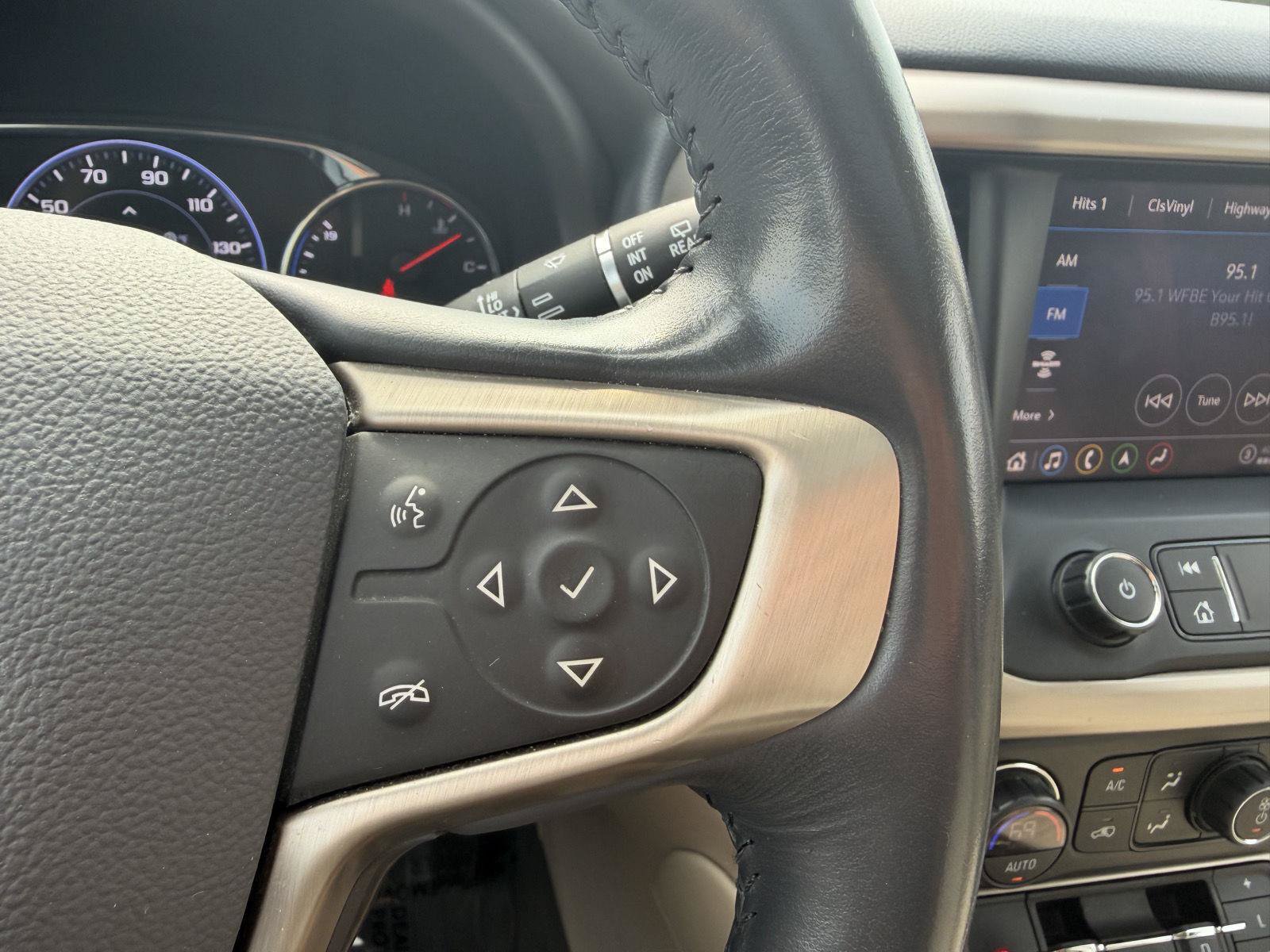 Used 2022 GMC Acadia Denali w/ Denali Ultimate Package AWD/4WD image 15