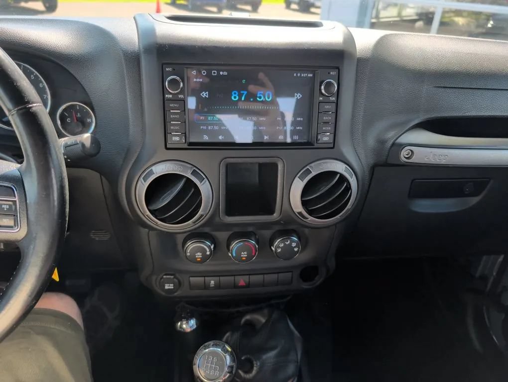 Used 2015 Jeep Wrangler Sport w/ Quick Order Package 23S AWD/4WD image 6