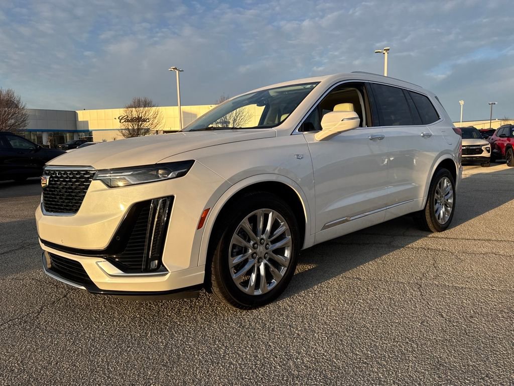 Certified 2023 Cadillac XT6 Premium Luxury image 3