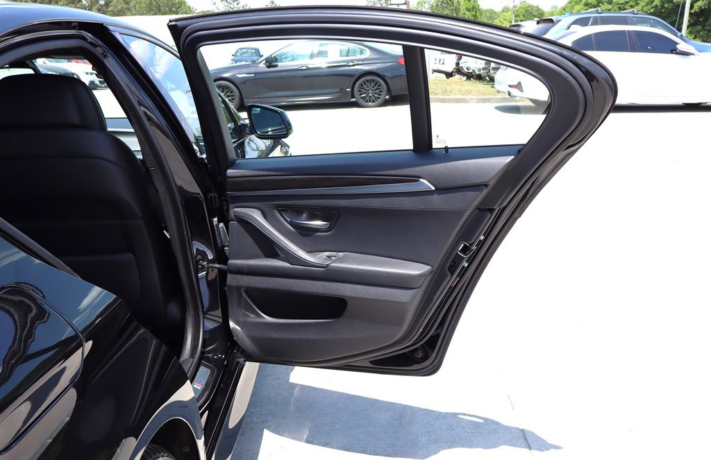 Used 2013 BMW 550i Sedan RWD image 36