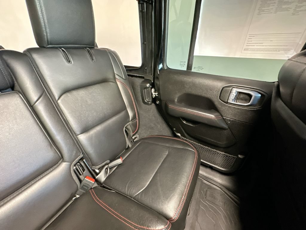 Used 2022 Jeep Wrangler Unlimited Rubicon w/ LED Lighting Group AWD/4WD image 14