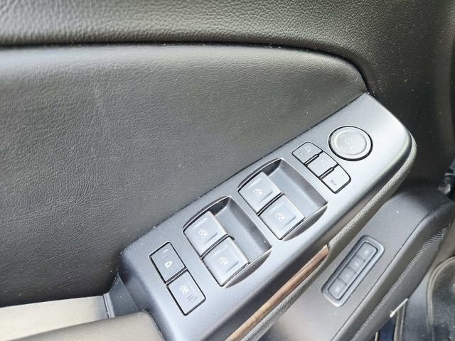 Used 2020 Chevrolet Suburban LT w/ Luxury Package image 36