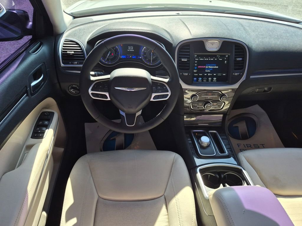 Used 2022 Chrysler 300 Touring w/ Sport Appearance Package image 23