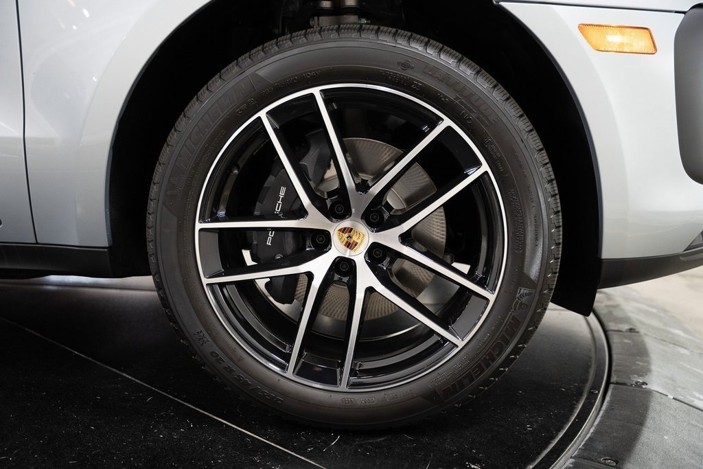Used 2024 Porsche Macan image 22