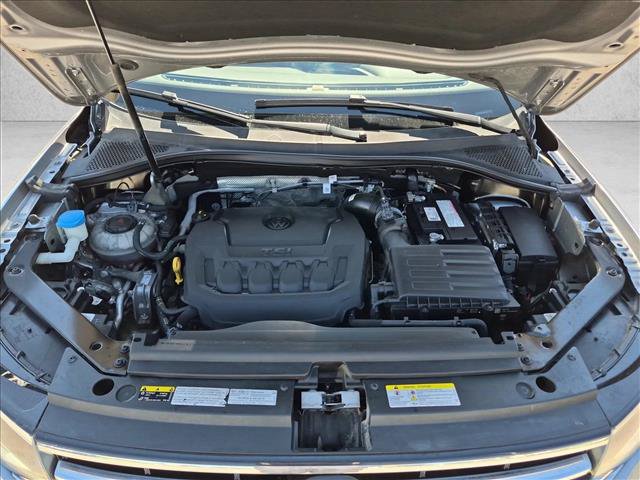 Used 2022 Volkswagen Tiguan SE w/ Panoramic Sunroof Package AWD/4WD image 21