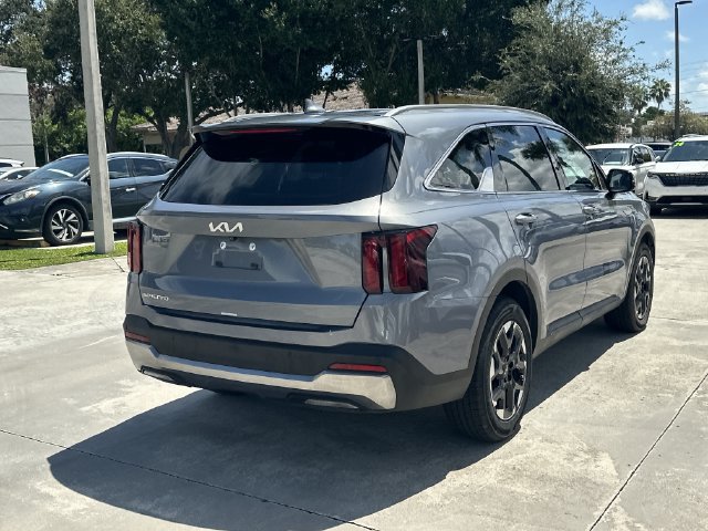 Certified 2025 Kia Sorento S FWD image 6