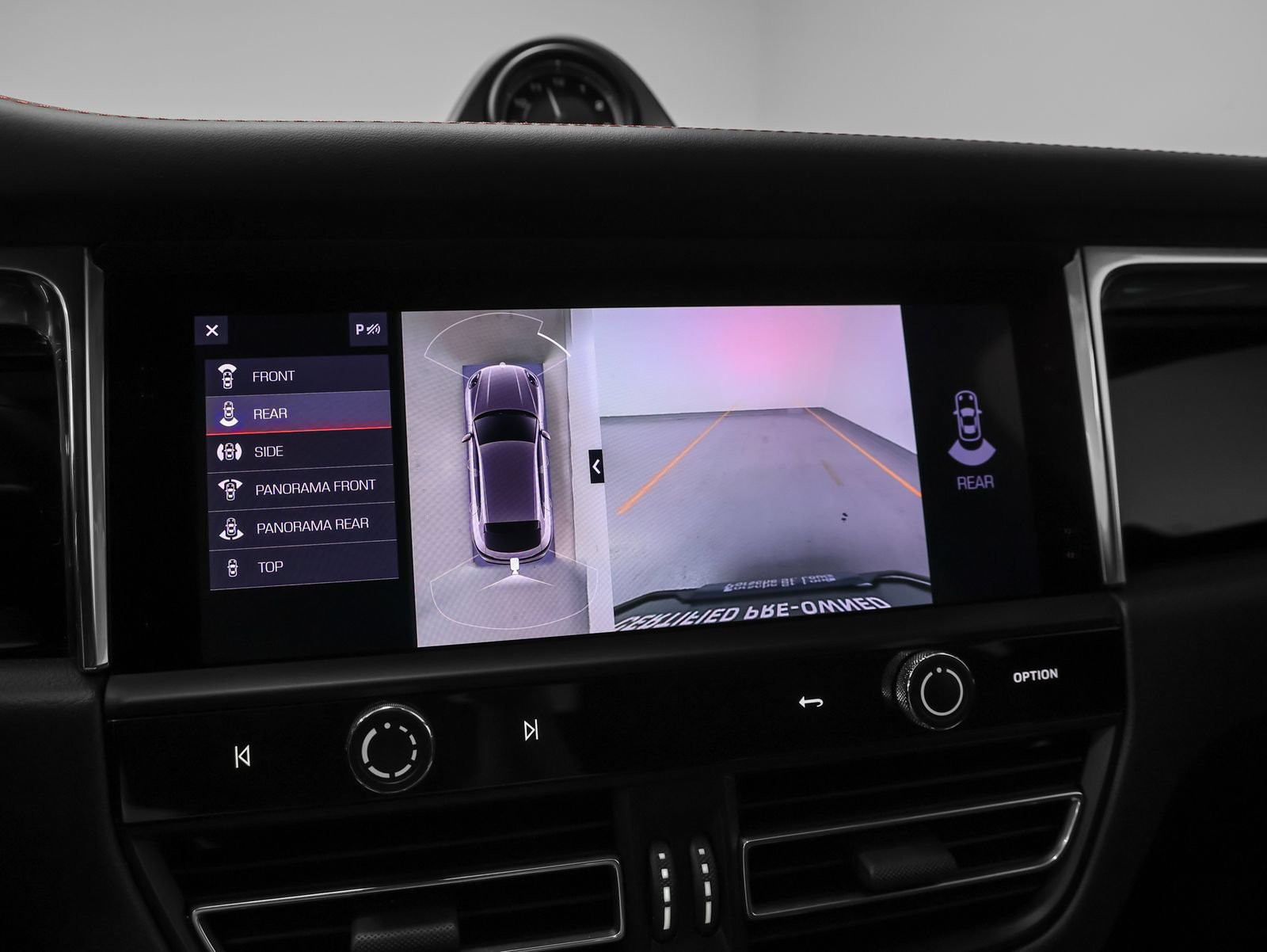 Certified 2026 Porsche Macan AWD/4WD image 39