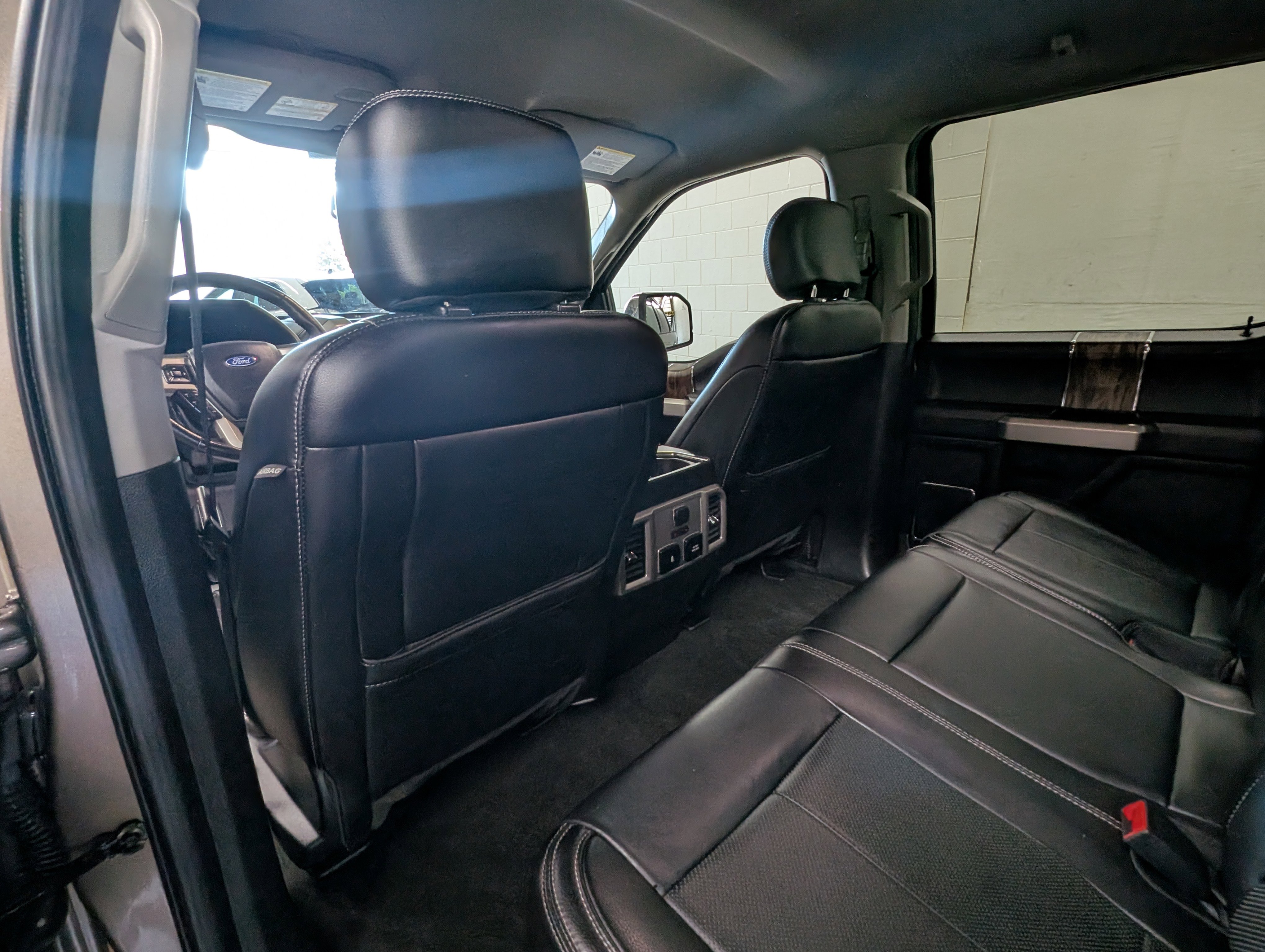 Used 2019 Ford F150 Lariat w/ Equipment Group 502A Luxury image 5