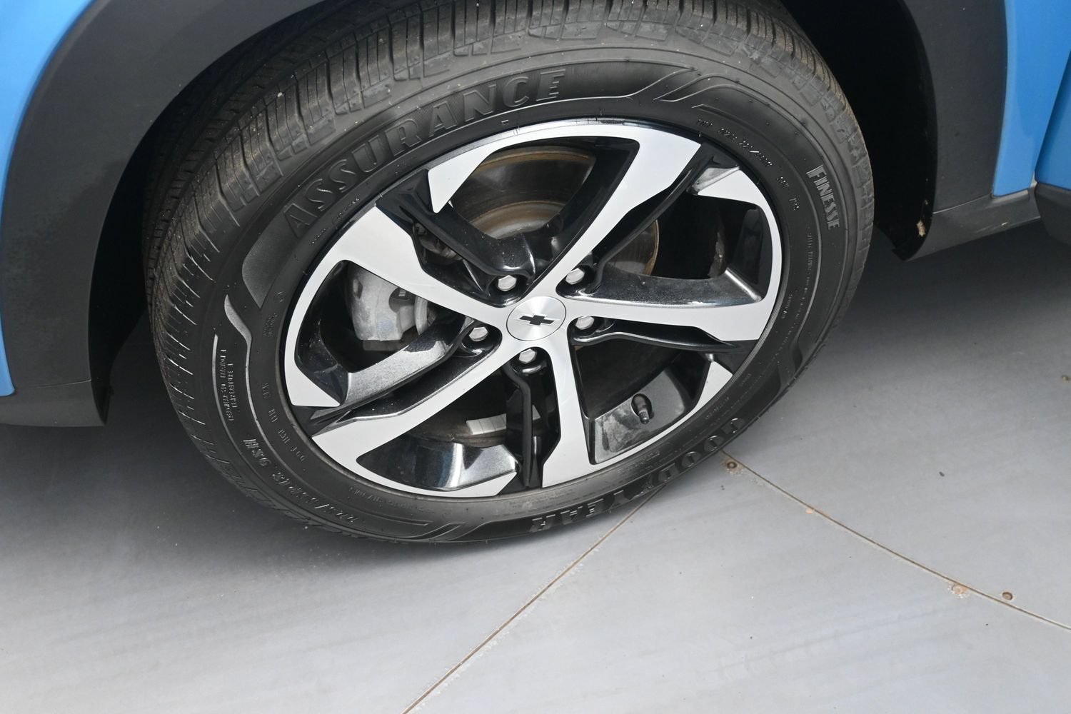 Used 2025 Chevrolet Trax RS w/ Sunroof Package FWD image 13