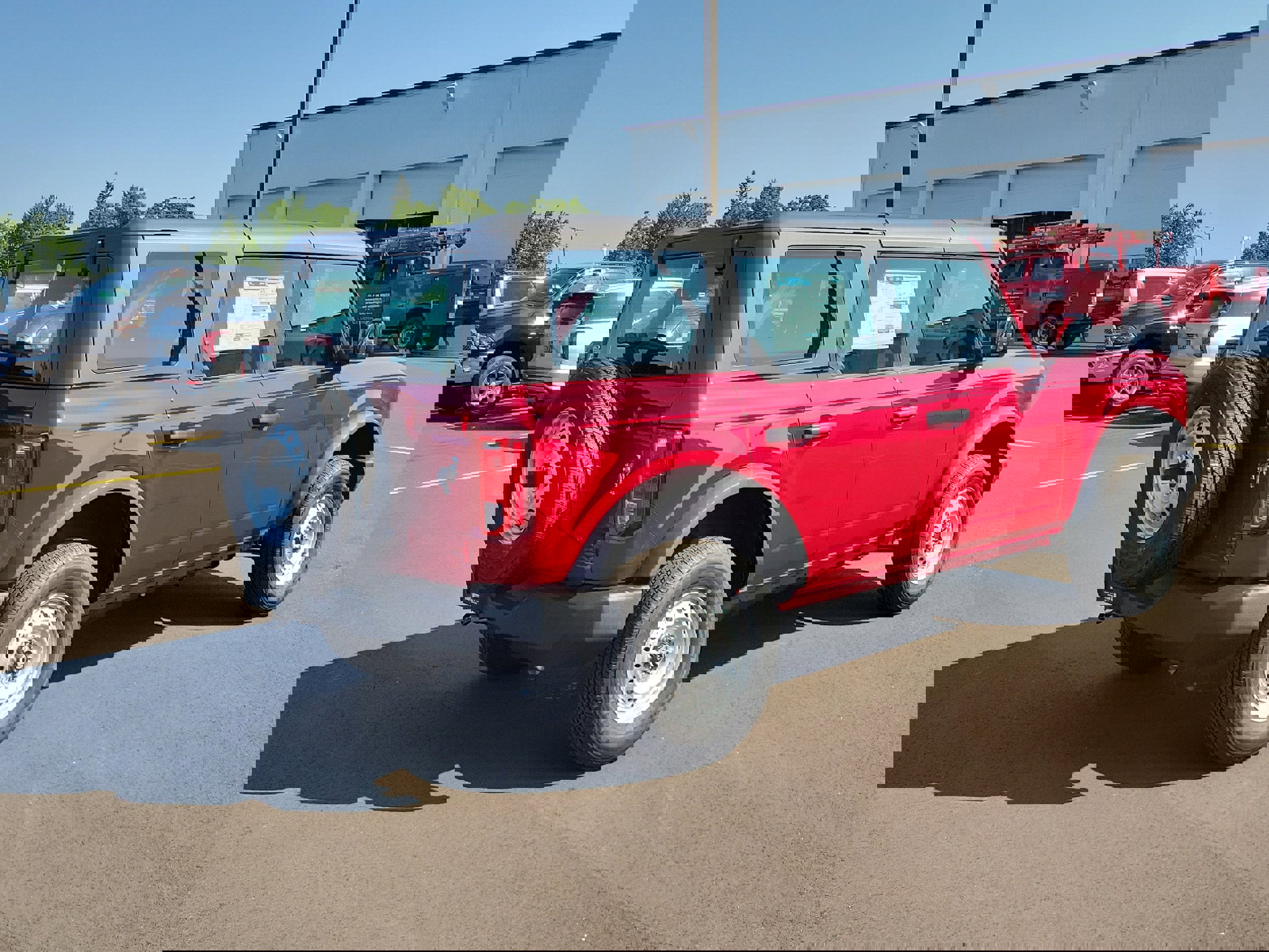 New 2025 Ford Bronco 4-Door image 4