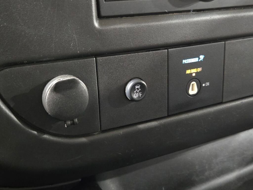 Used 2017 Chevrolet Express 3500 image 23