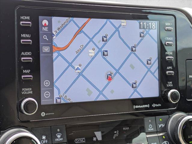 Used 2022 Toyota Highlander XLE FWD image 13