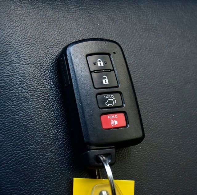 Used 2019 Toyota Highlander XLE image 31