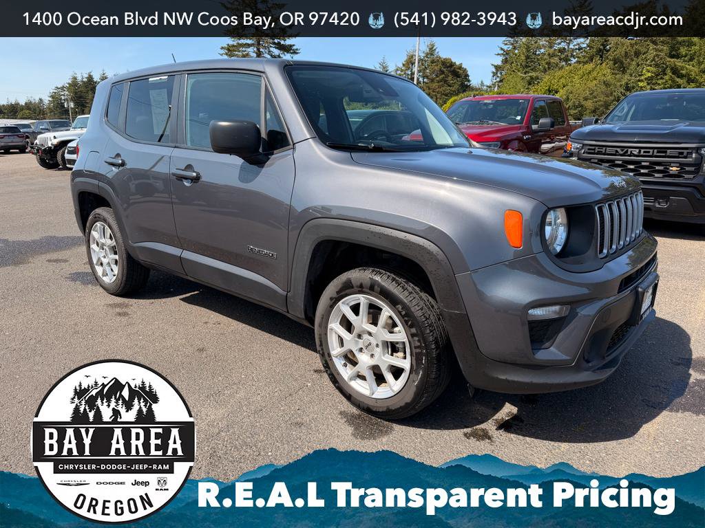 Used 2023 Jeep Renegade Latitude AWD/4WD image 3